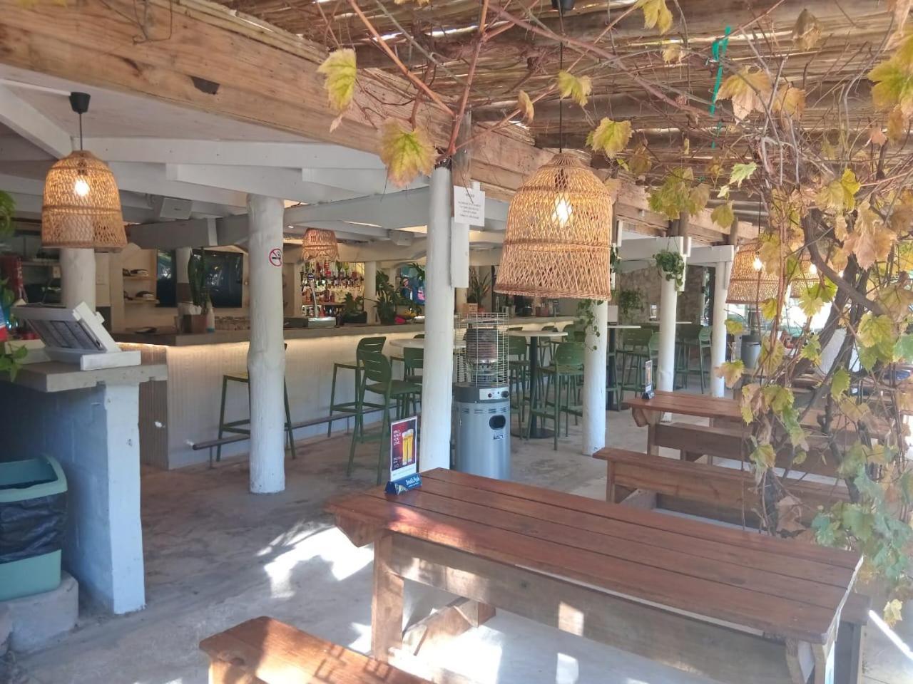 The Riverdeck Accommodation And Backpackers Knysna Exterior foto
